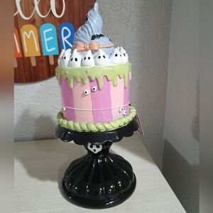 Ghostly Halloween Cake Decoration